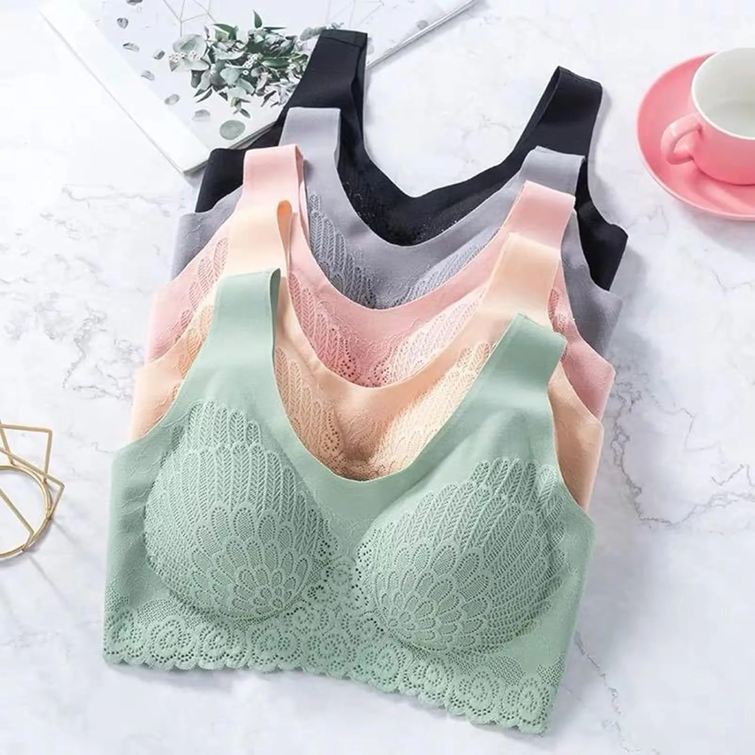 Padded Bralettes for Women Full-Coverage Pullover Bra Comfort Revolution Full-Coverage Wirefree Bra for Women